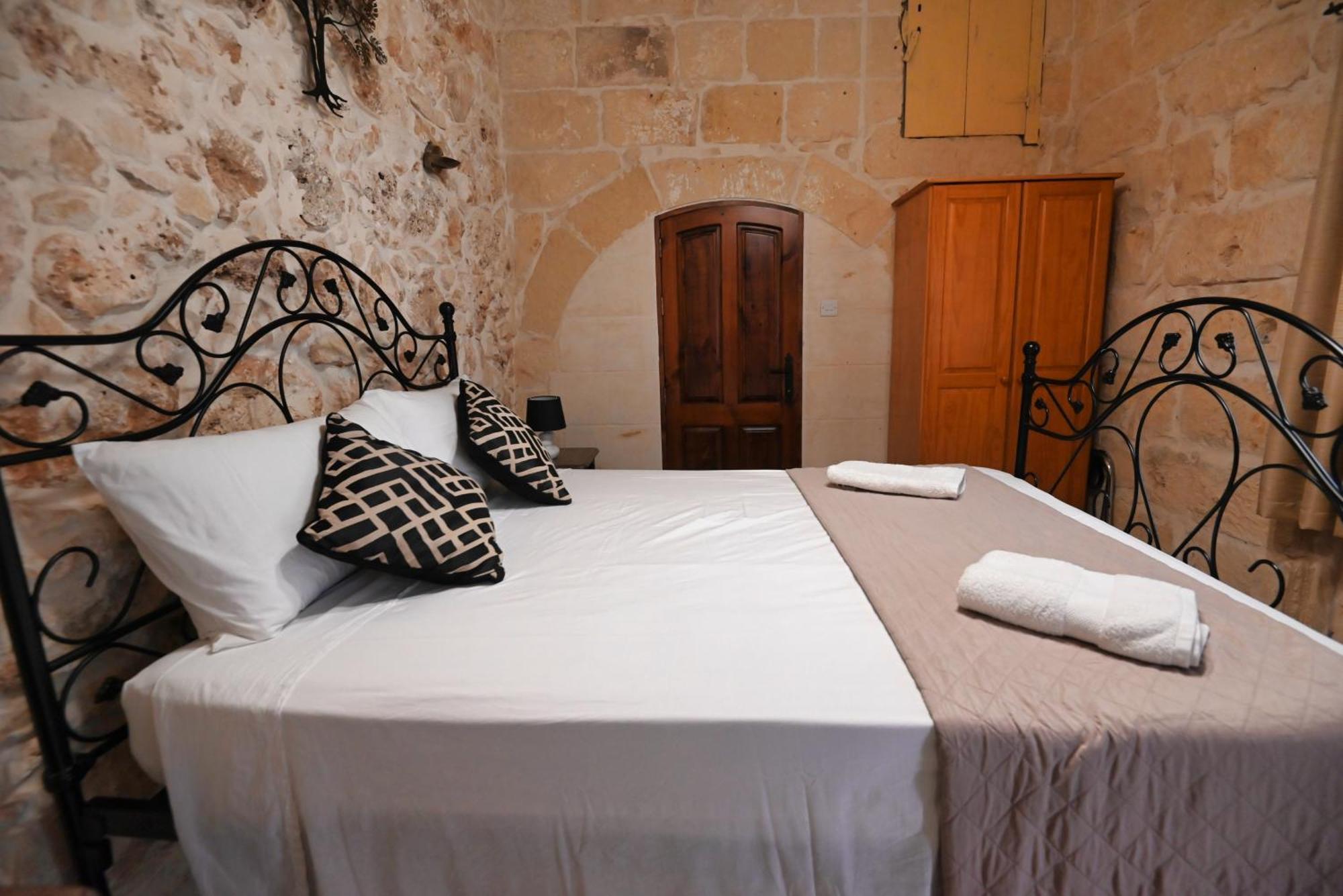 Xagħra The Cloisters Bed And Breakfast מראה חיצוני תמונה