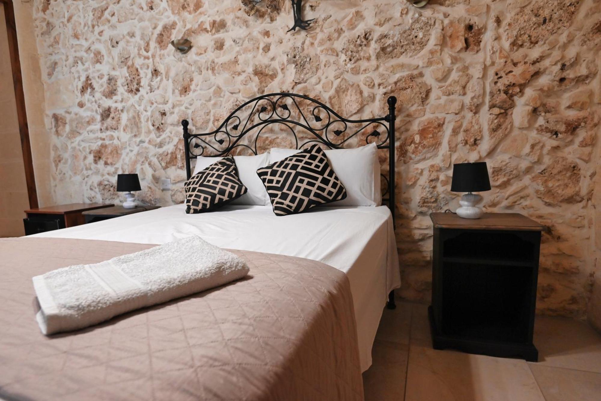Xagħra The Cloisters Bed And Breakfast מראה חיצוני תמונה