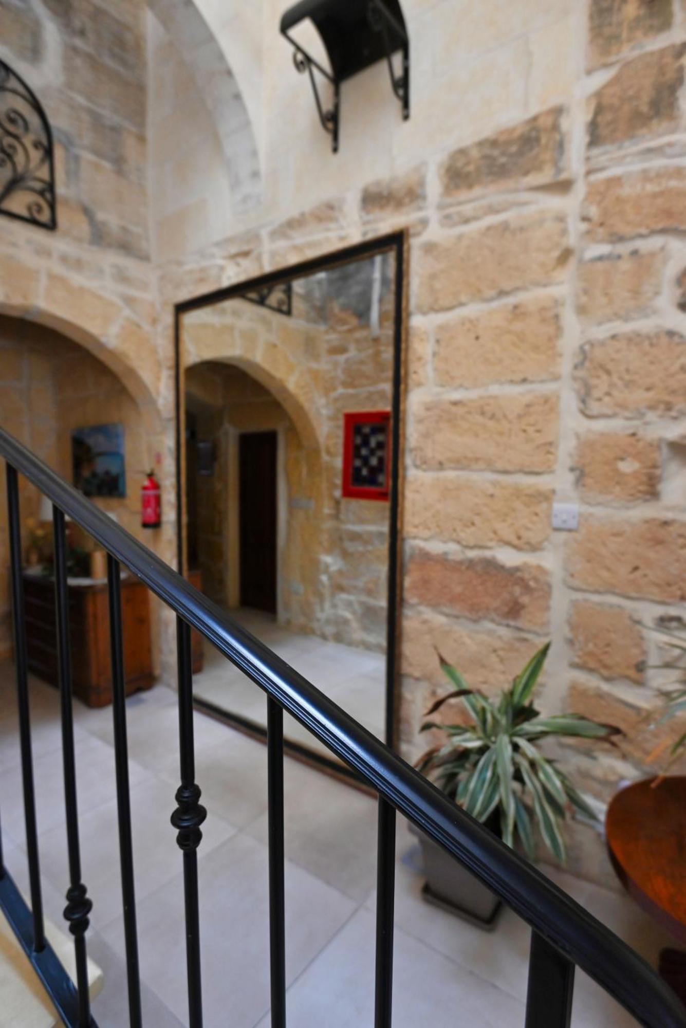Xagħra The Cloisters Bed And Breakfast מראה חיצוני תמונה