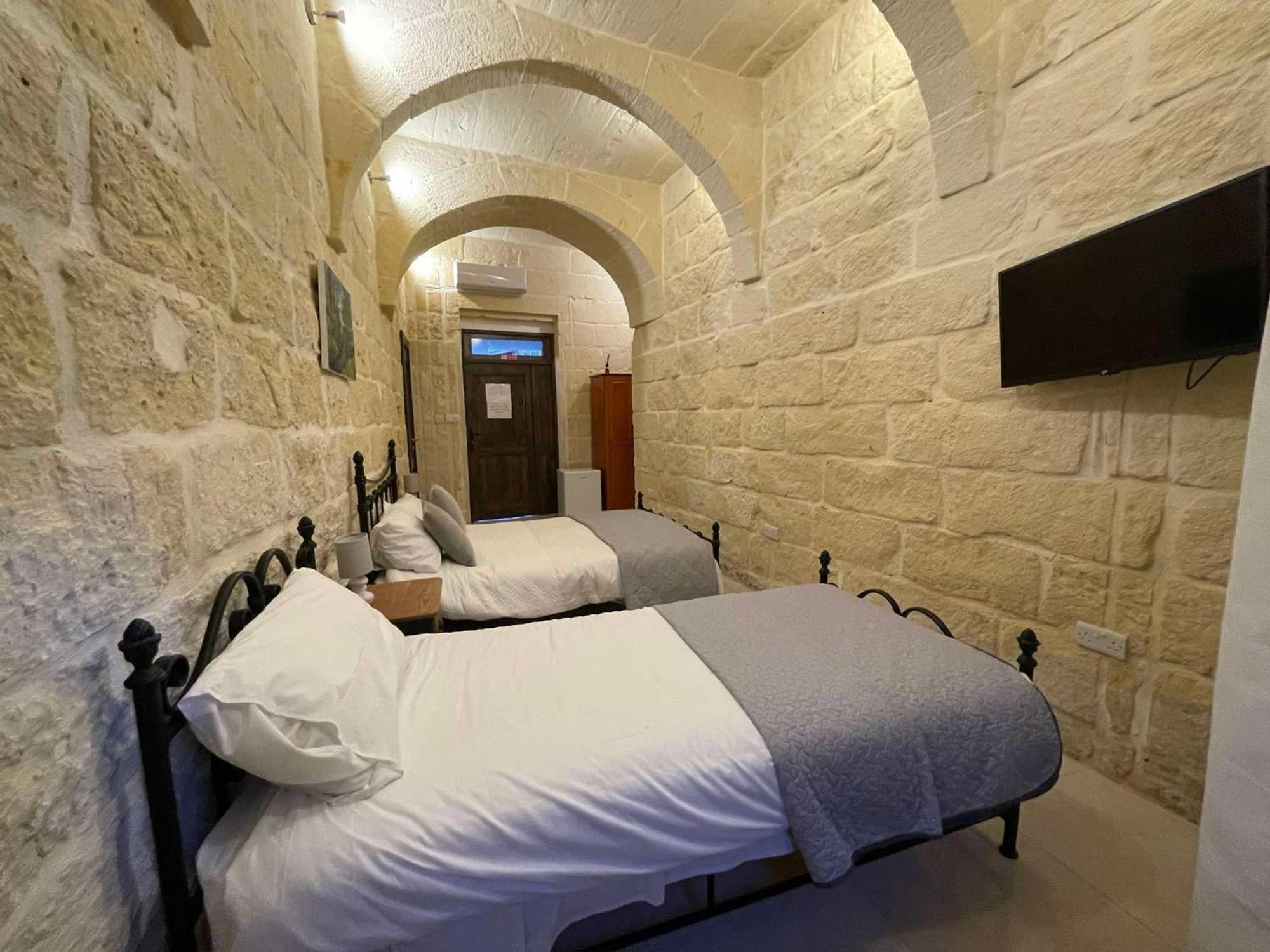 Xagħra The Cloisters Bed And Breakfast מראה חיצוני תמונה